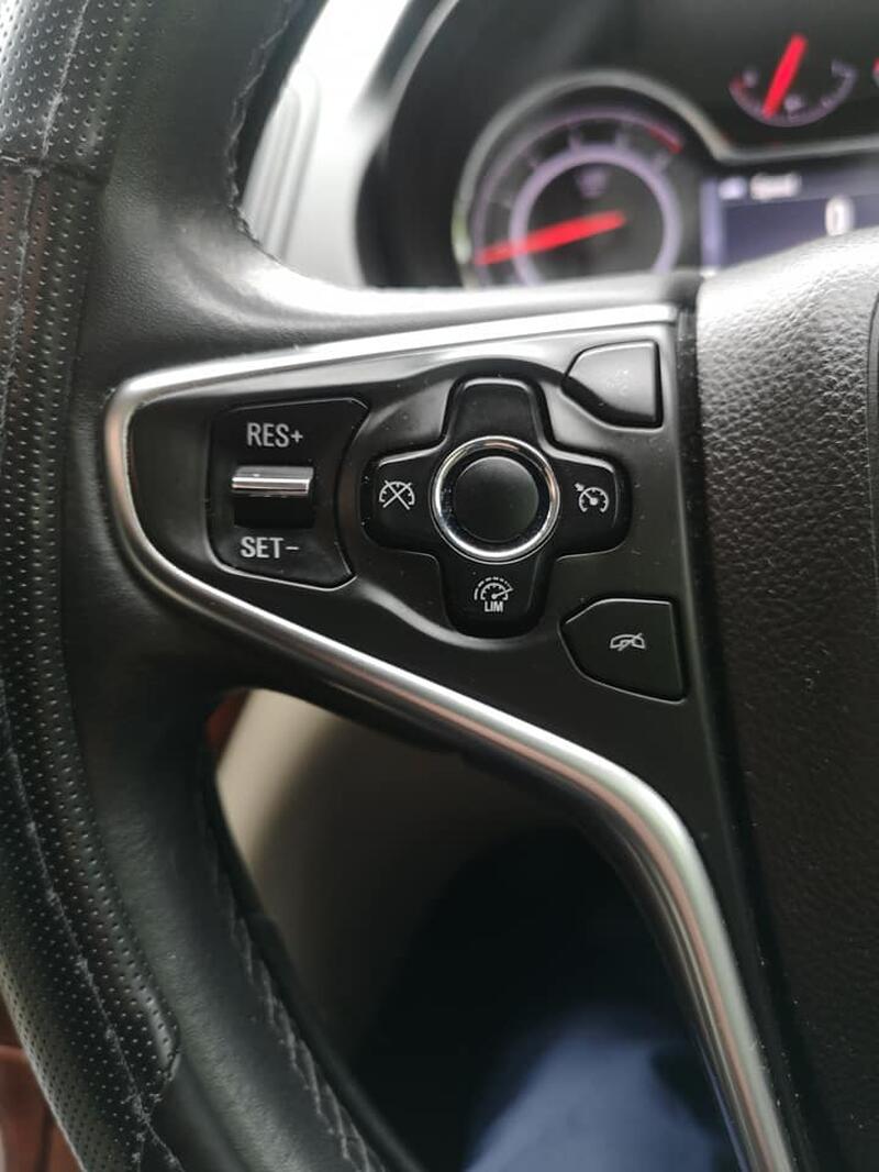 VAUXHALL INSIGNIA