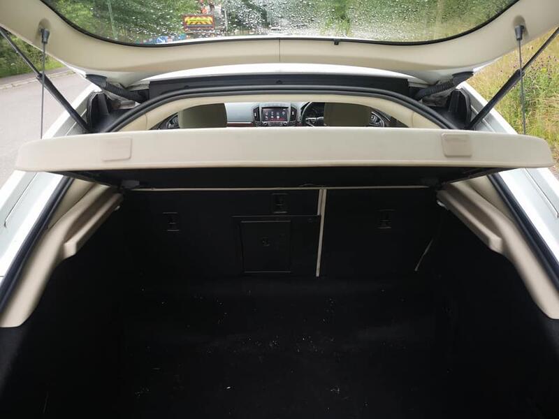 VAUXHALL INSIGNIA
