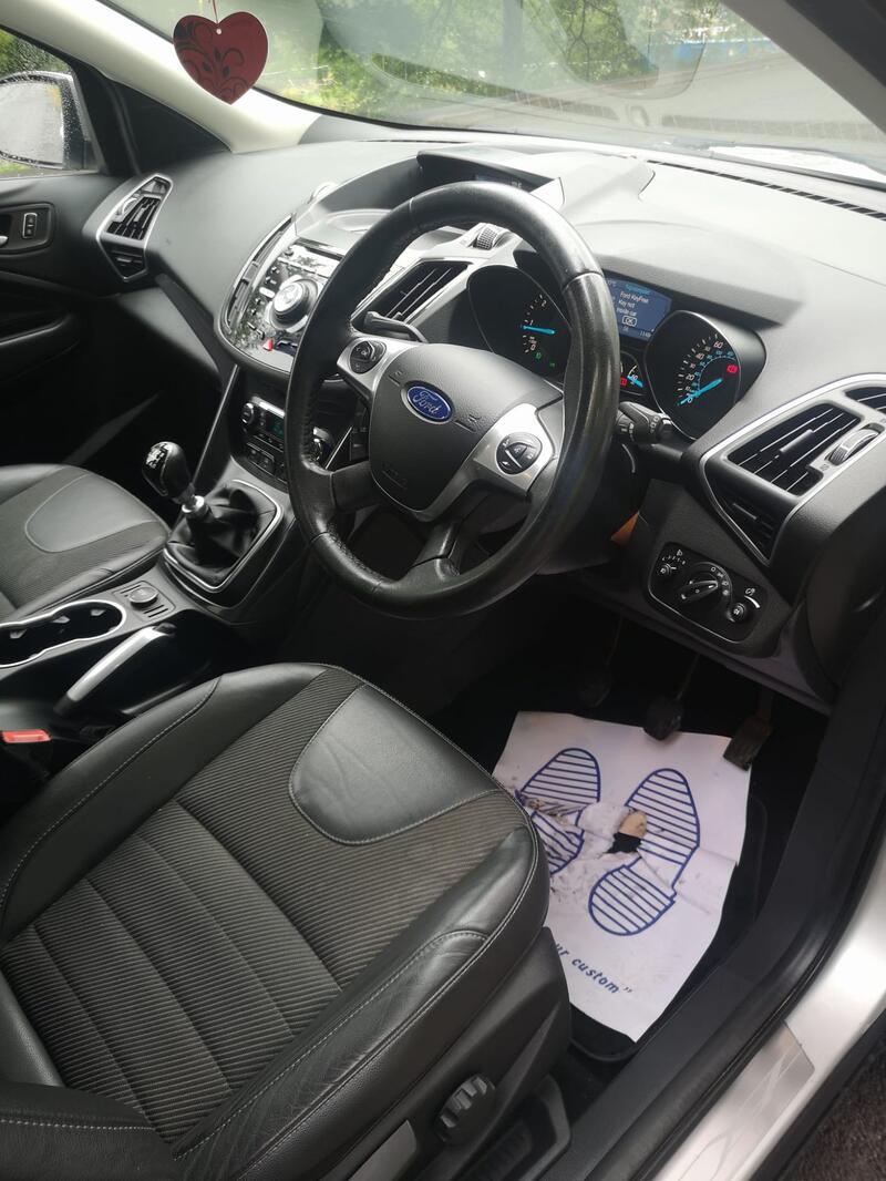 FORD KUGA