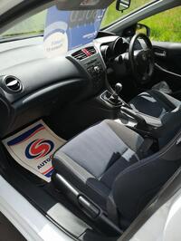 TOYOTA URBAN CRUISER