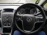TOYOTA URBAN CRUISER