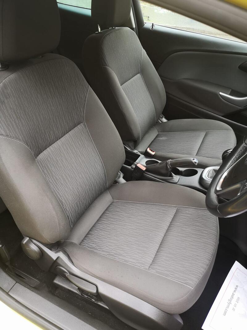 TOYOTA URBAN CRUISER