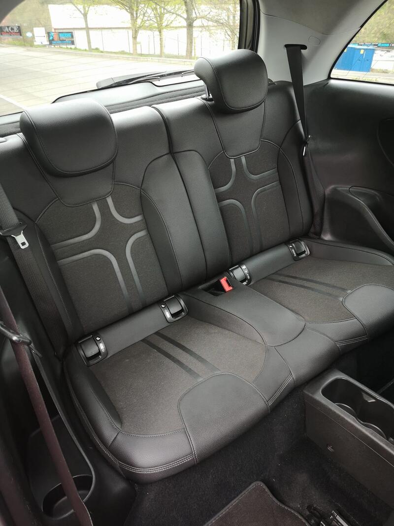 TOYOTA URBAN CRUISER