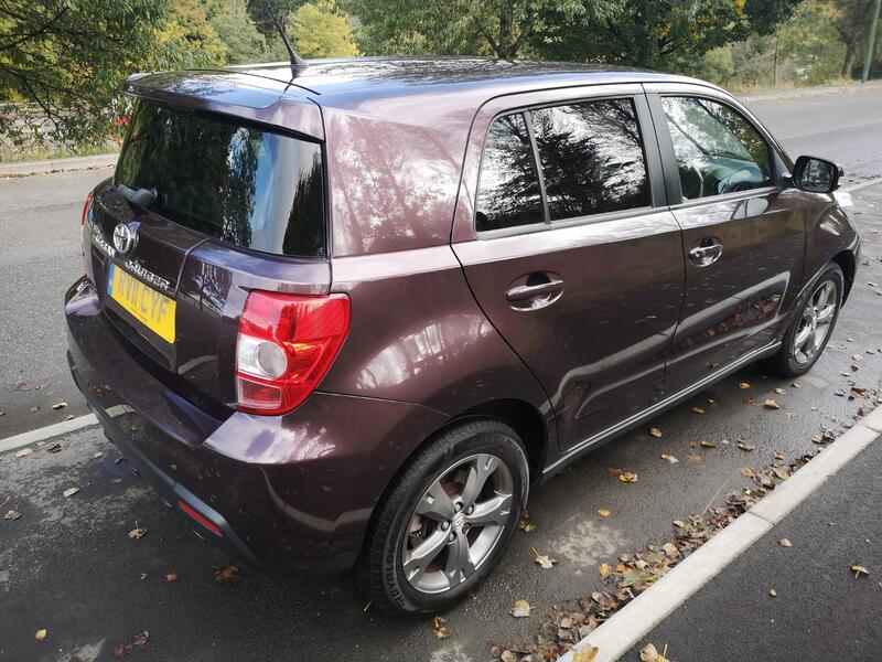 TOYOTA URBAN CRUISER