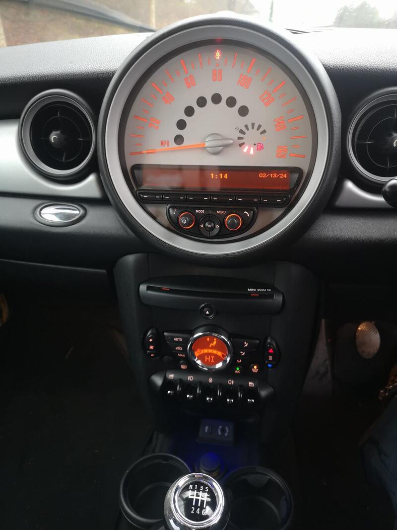 TOYOTA URBAN CRUISER