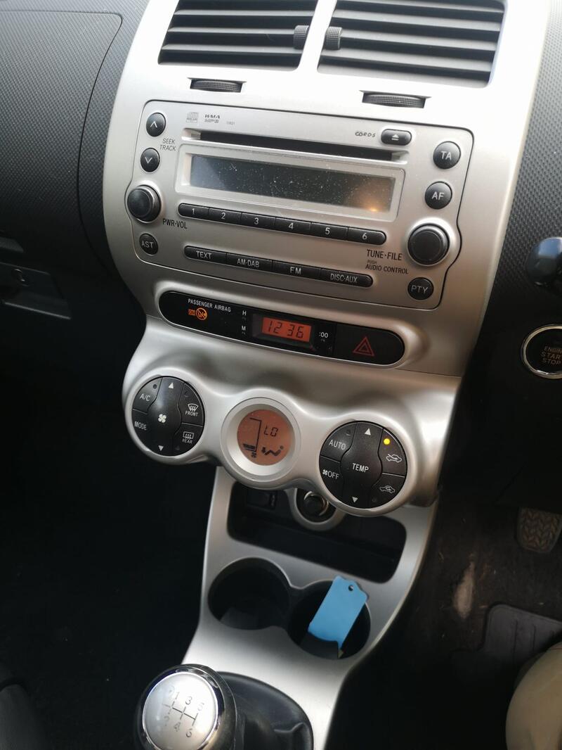 TOYOTA URBAN CRUISER