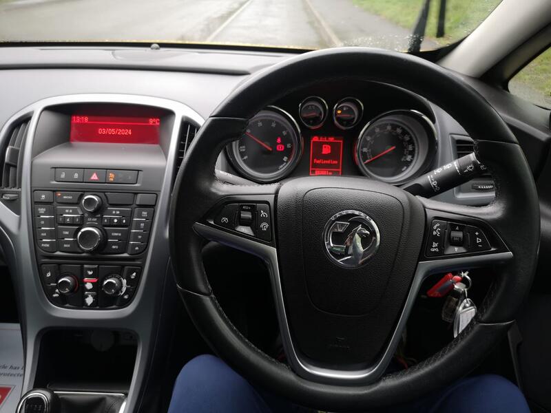 TOYOTA URBAN CRUISER
