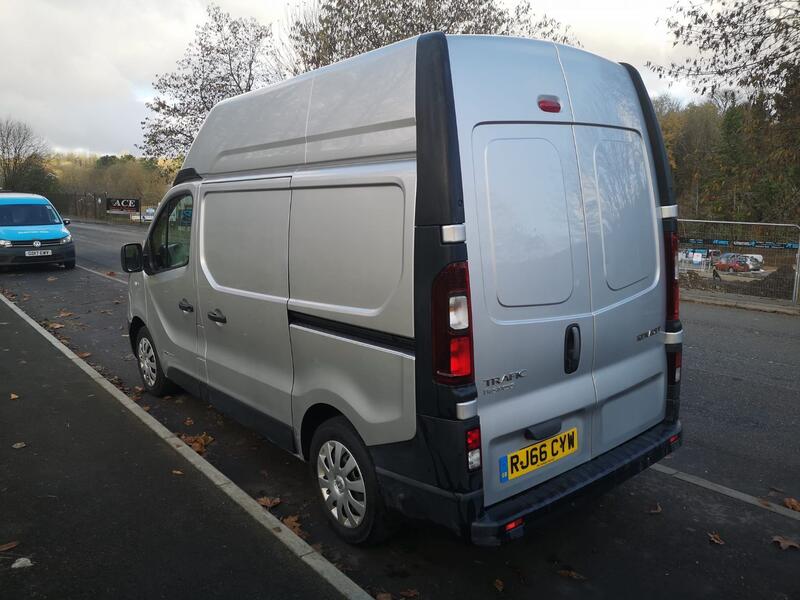 RENAULT TRAFIC