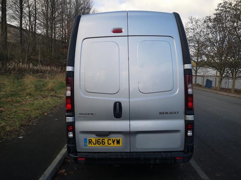 RENAULT TRAFIC