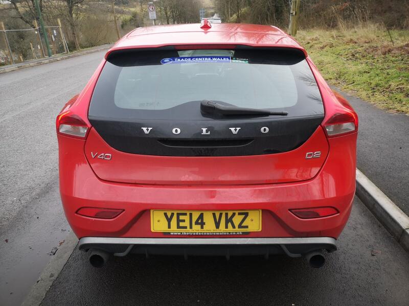 VOLVO V40