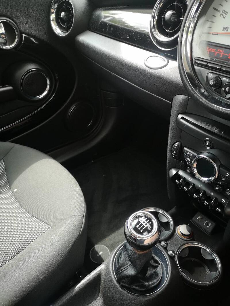 MINI HATCH