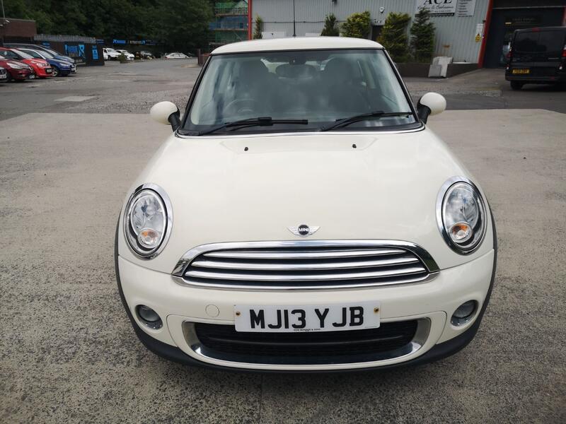 MINI HATCH