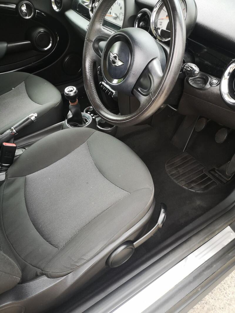 MINI HATCH