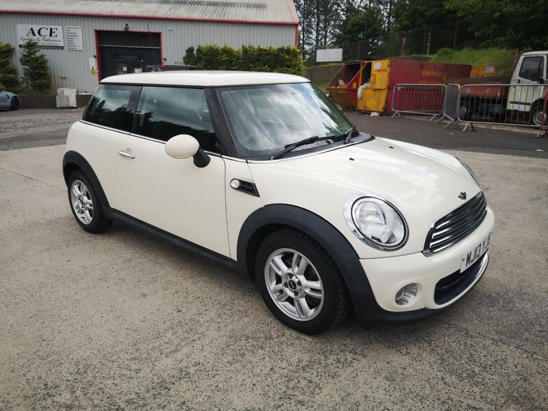 MINI HATCH